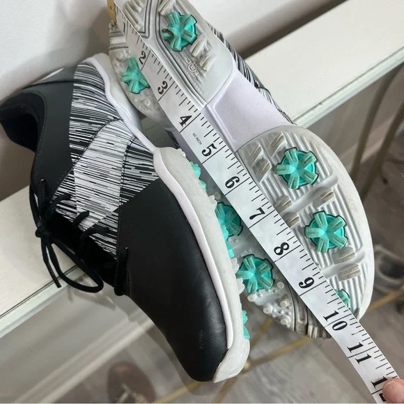 Nike Women's Size 7.5 Nike Delight V-Lady Golf Shoe SpikedTread Black White - Picture 7 of 9